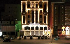Violet Rose Aprit Hotel